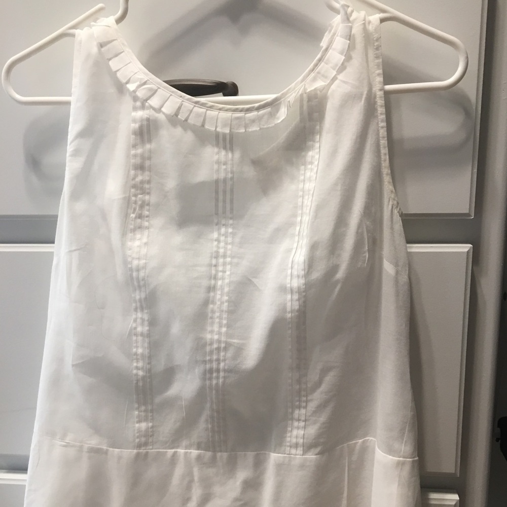 Beautiful, dainty white Banana Republic top